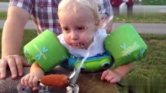 欧美小孩喝水视频,轻松自然的饮水日常