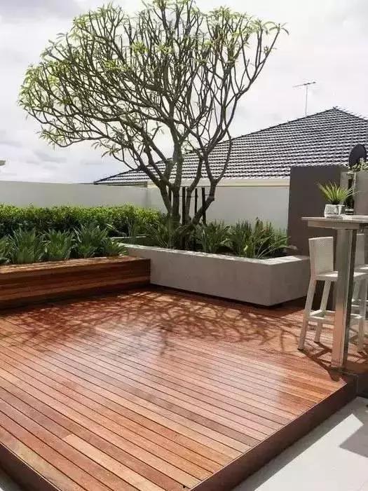 欧美阳台景色的视频,一窥异国居家美景