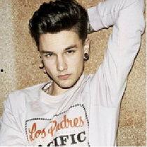 欧美帅哥拉琴视频,帅哥拉琴视频引网友热议