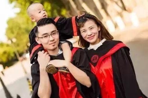 欧美带娃合照高清视频,高清带娃合照背后的温馨瞬间